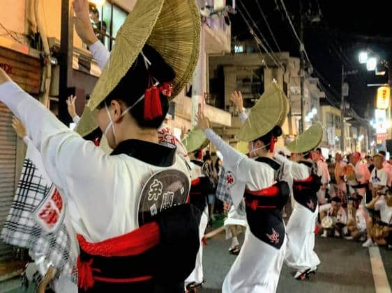 Awaodori dance in Shimokitazawa