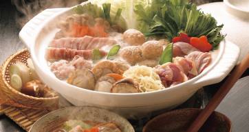 a bowl of hot pot that sumo eat