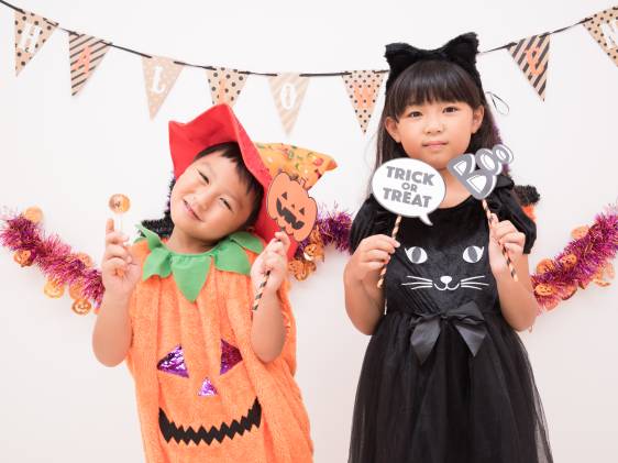 children in halloween costumes