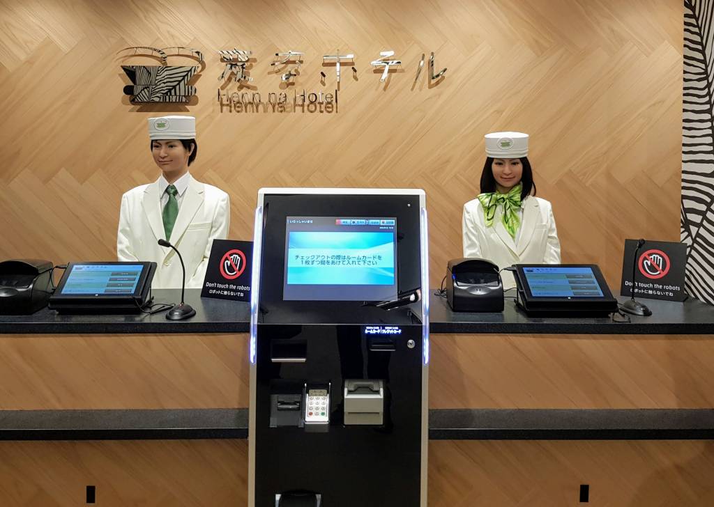 Henna Hotel reception robots