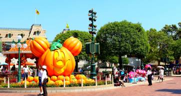 disneyland entrance halloween