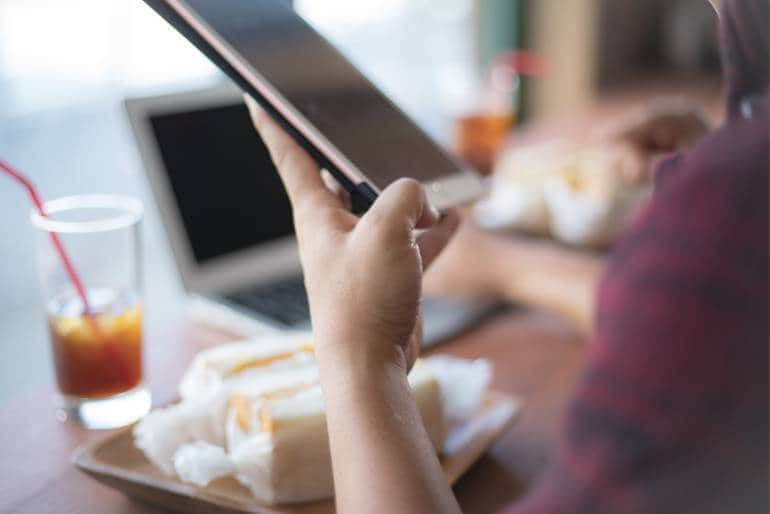 internet wifi tablet cafe