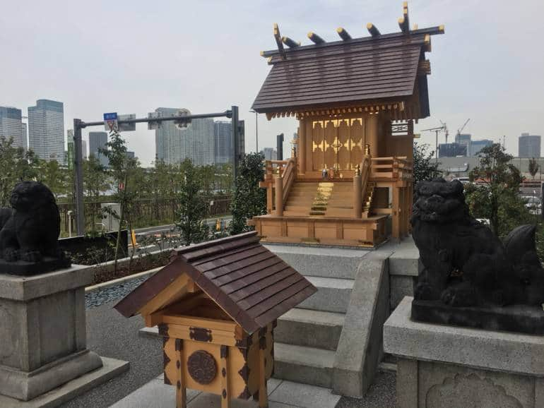 toyosu fish market shrine