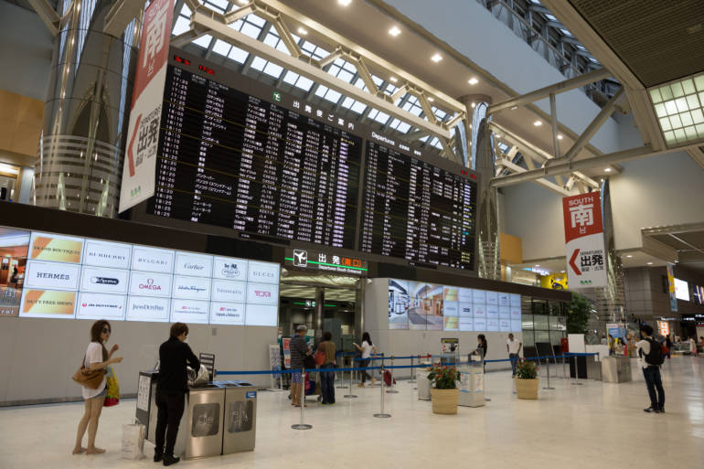 narita tokyo airport arrivals hall