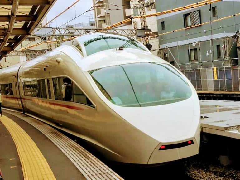 odakyu romance car to hakone