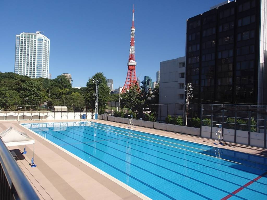 Aqua Field Pool