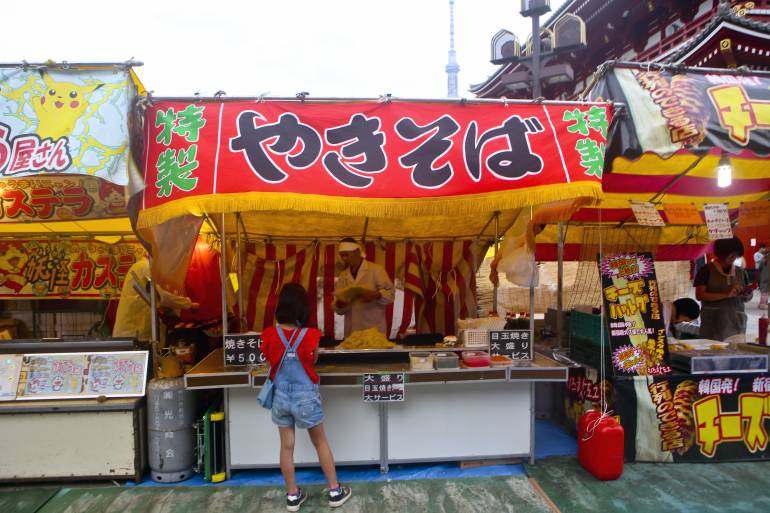 Yakisoba stall near Snnsoji temple