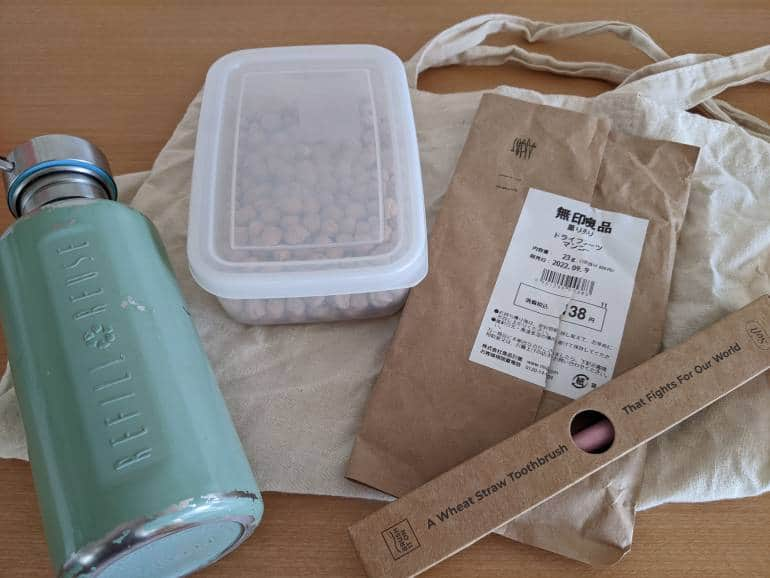 Reusable water bottle, shopping bag and other zero waste items